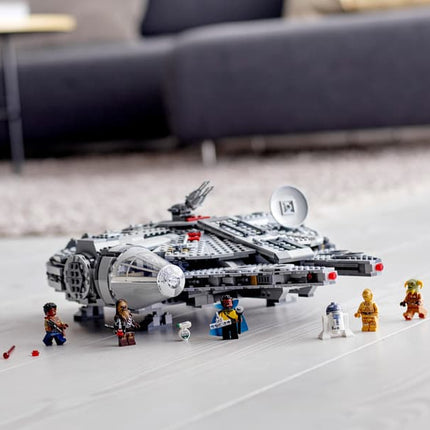 STAR WARS. MILLENNIUM FALCON
