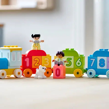Duplo. Number train-learn to count