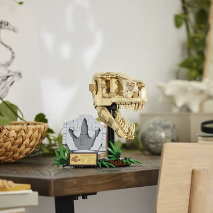 JURASSIC W. DINOSAUR FOSSILS T-REX SKULL