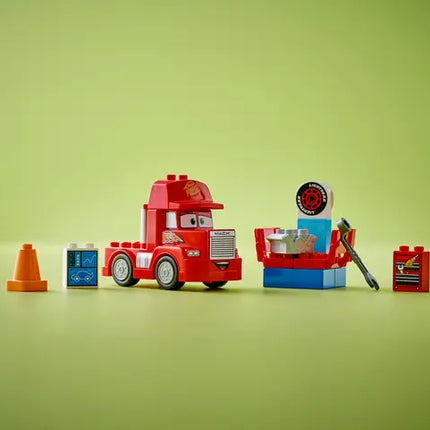 Duplo. Disney mack at the race