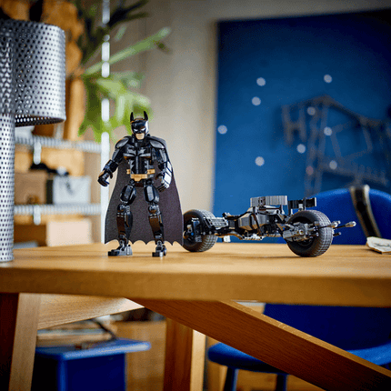 DC. BATMAN CONSTRUCCTION FIG AND BAT-POD BIKE