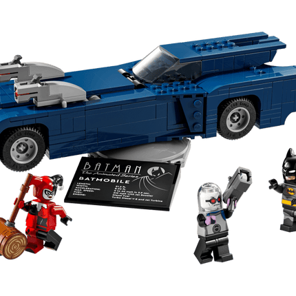 DC. BATMAN WITH THE BATMOBILE VS HARLEY QUINN