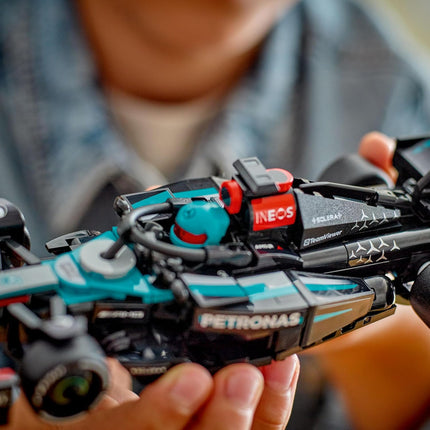 Speed champions. F1 mercedes-ama Petronas team web el performance