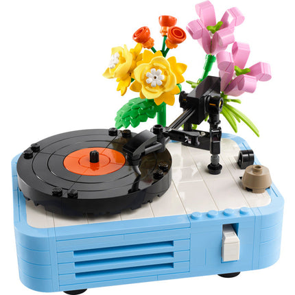 Creador. Record player with flowers