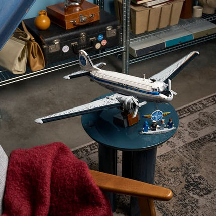 ICONS. DOUGLAS DC-3 PAN AM AIRLINER