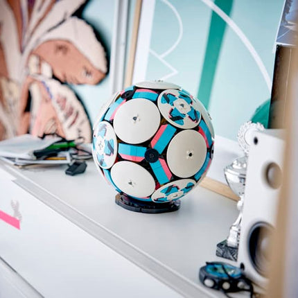 EDITIONS. SOCCER BALL